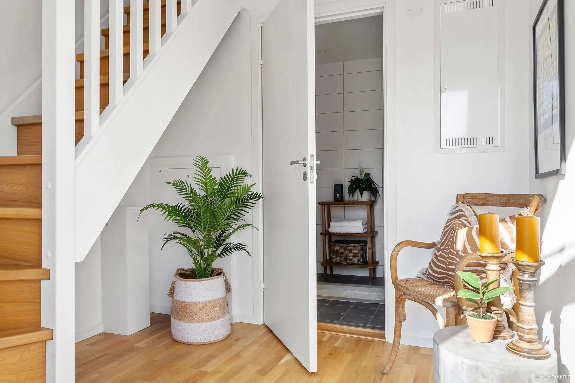 Välplanerat studiohus i 2-plan med egen uteplats i gemytliga & natursköna Torsby!