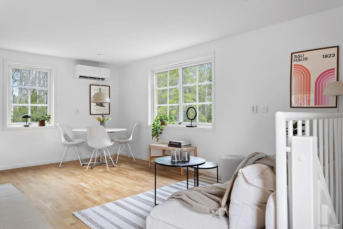 Välplanerat studiohus i 2-plan med egen uteplats i gemytliga & natursköna Torsby!