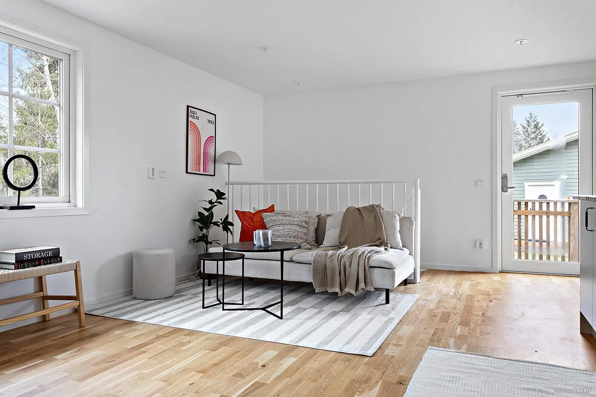 Välplanerat studiohus i 2-plan med egen uteplats i gemytliga & natursköna Torsby!