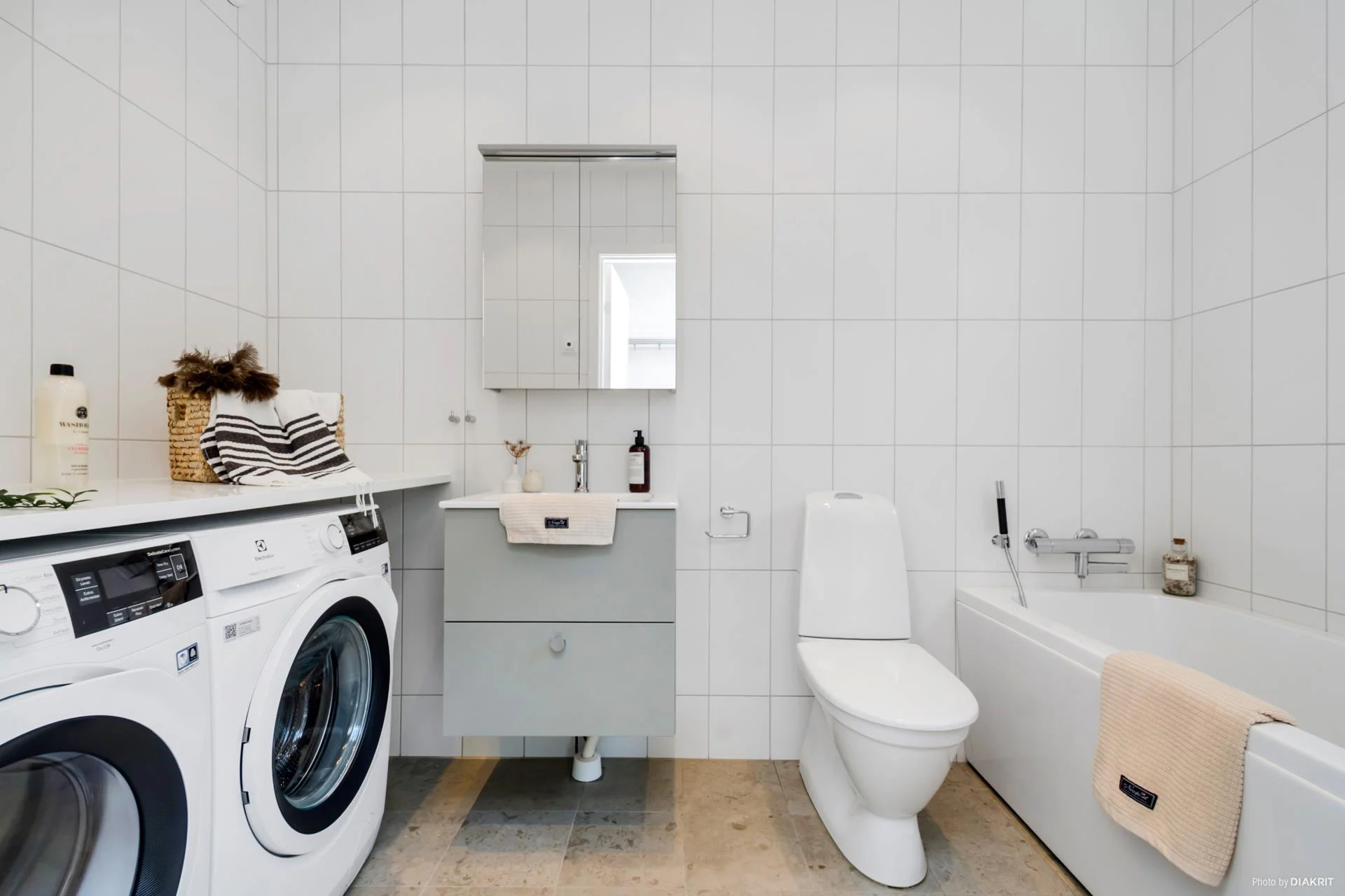 Prisvärda och lättskötta parhus i harmoni med naturen nära city.