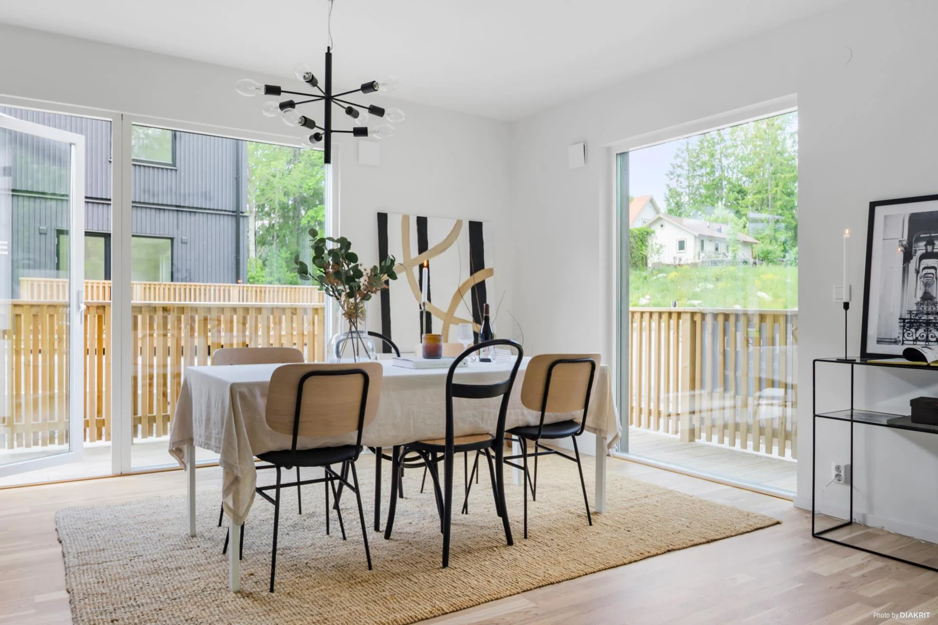 Prisvärda och lättskötta parhus i harmoni med naturen nära city.