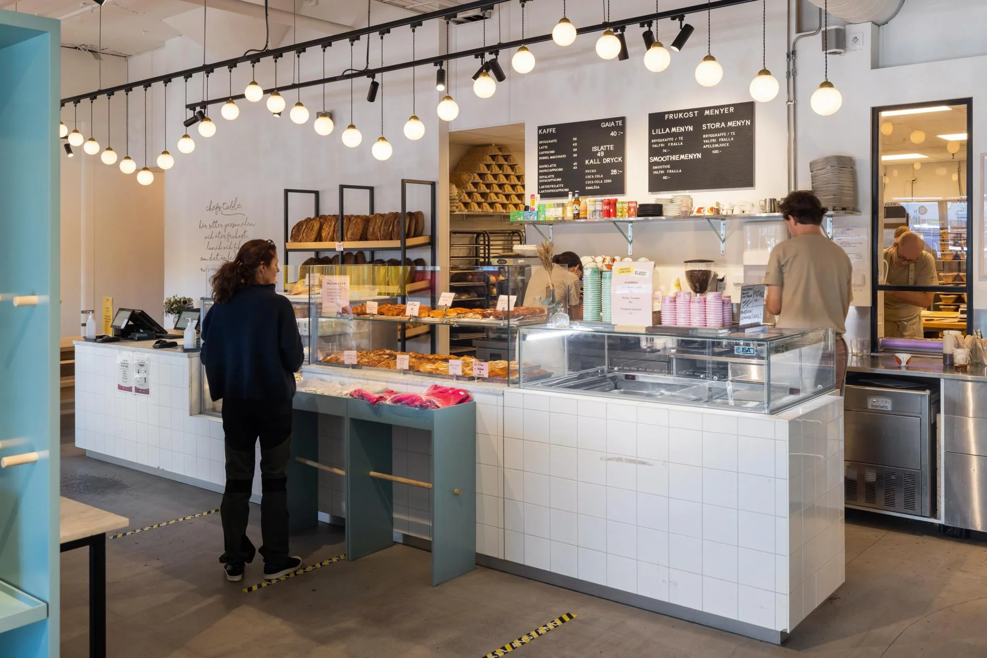 Prisvärda och lättskötta parhus i harmoni med naturen nära city.