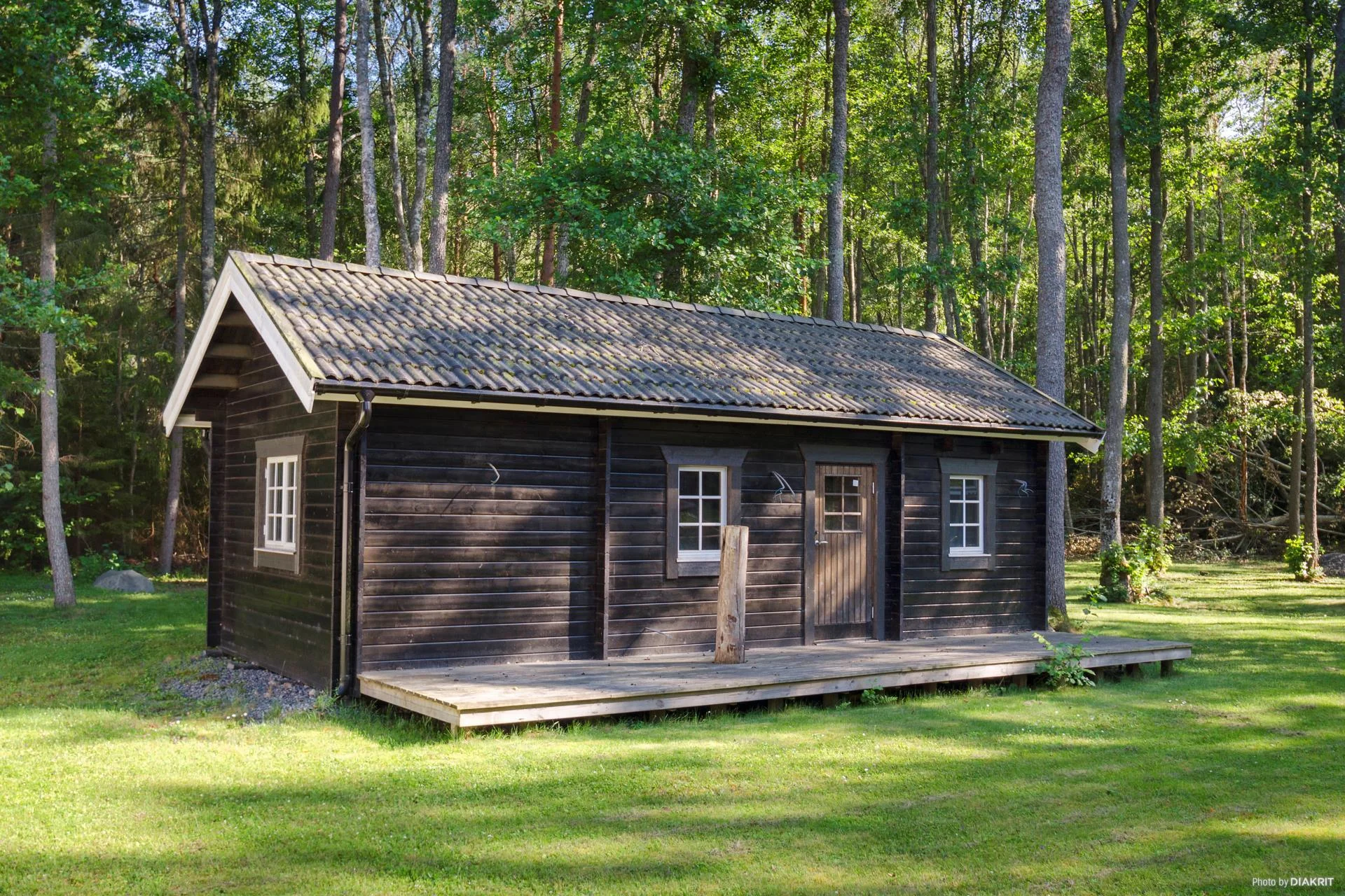 Stor och trevlig familjevilla med gästhus och fina uteplatser!