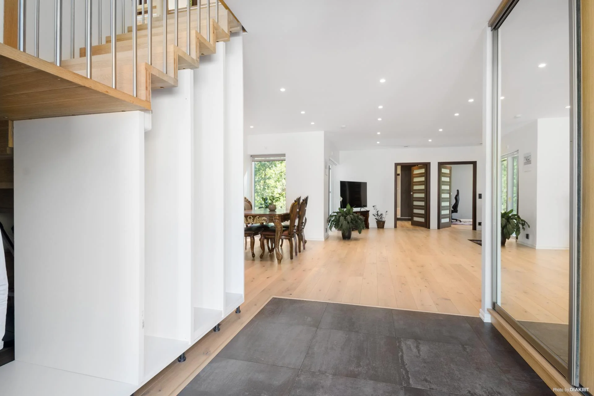 Stor och trevlig familjevilla med gästhus och fina uteplatser!