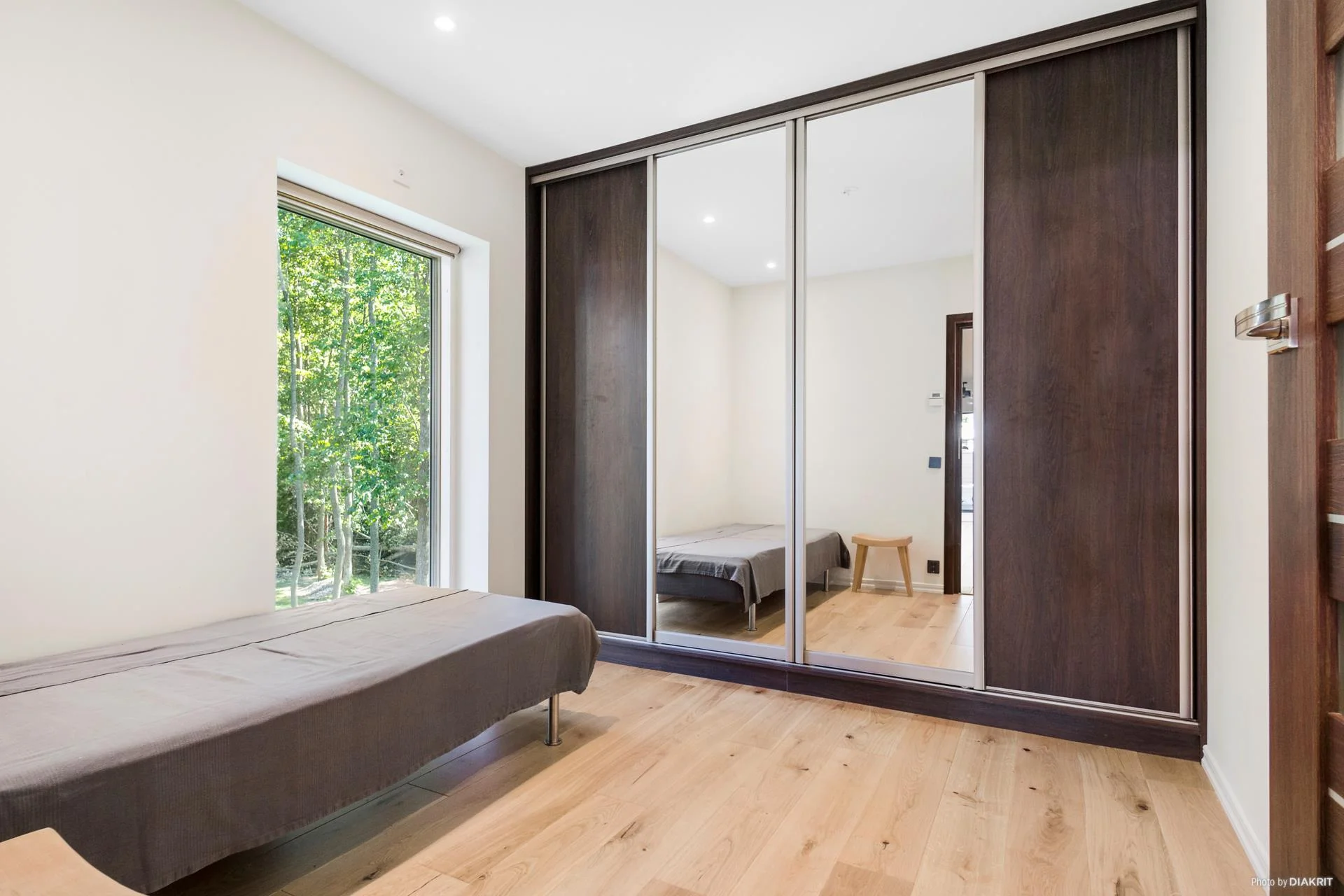 Stor och trevlig familjevilla med gästhus och fina uteplatser!