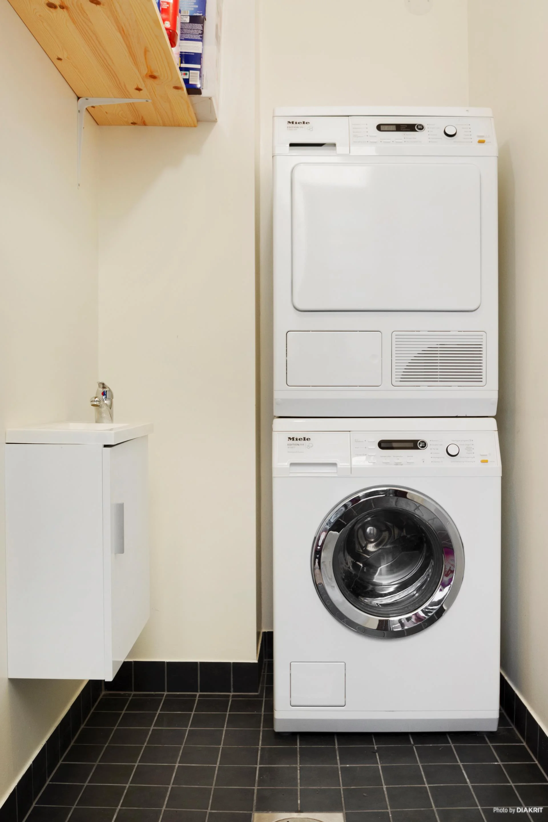 Stor och trevlig familjevilla med gästhus och fina uteplatser!