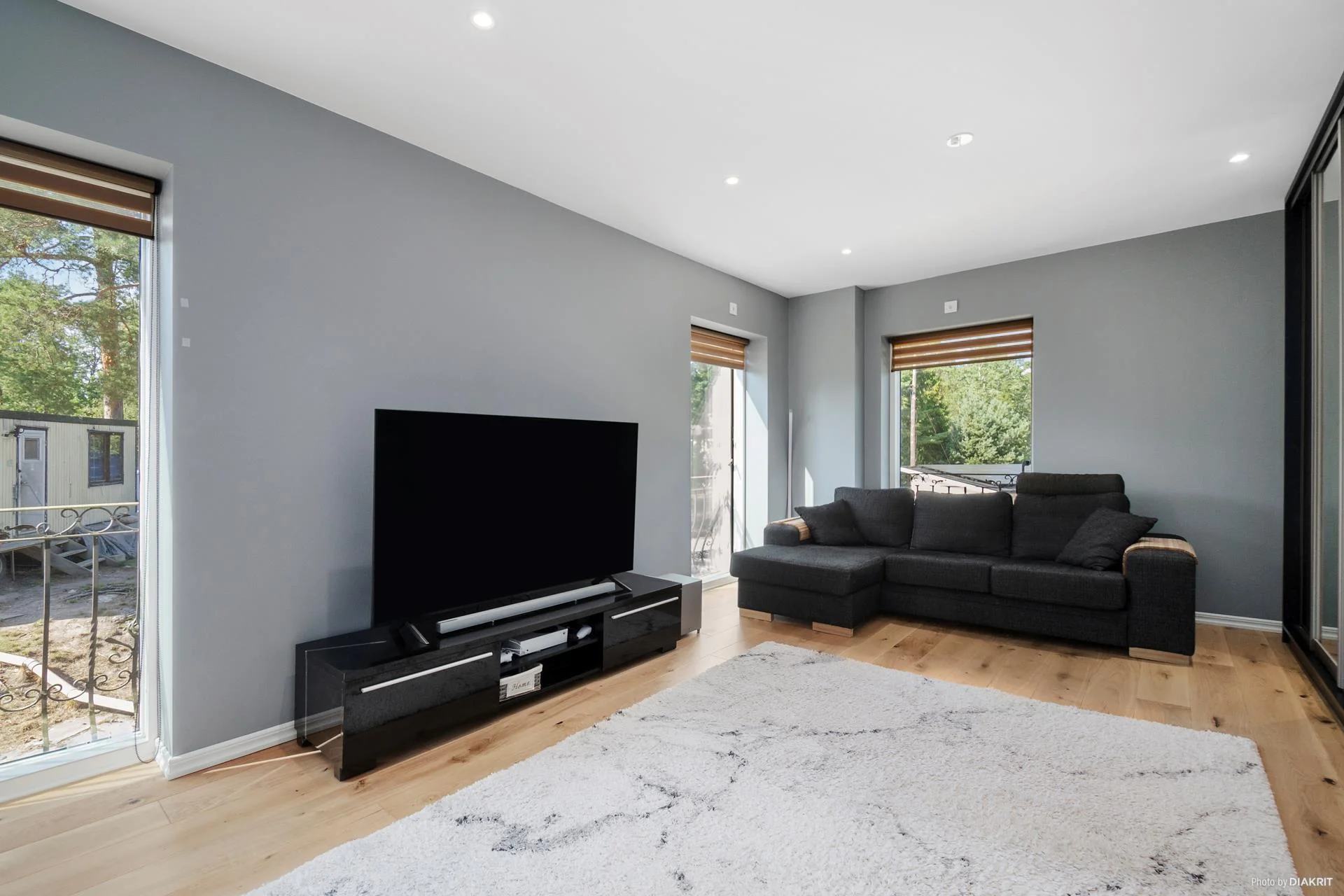 Stor och trevlig familjevilla med gästhus och fina uteplatser!