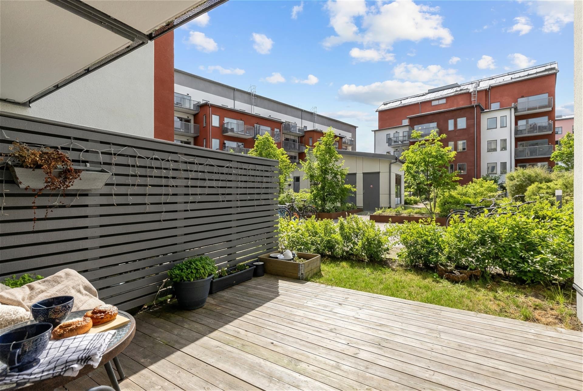 Välplanerad 3:a med uteplats i bästa solläge!