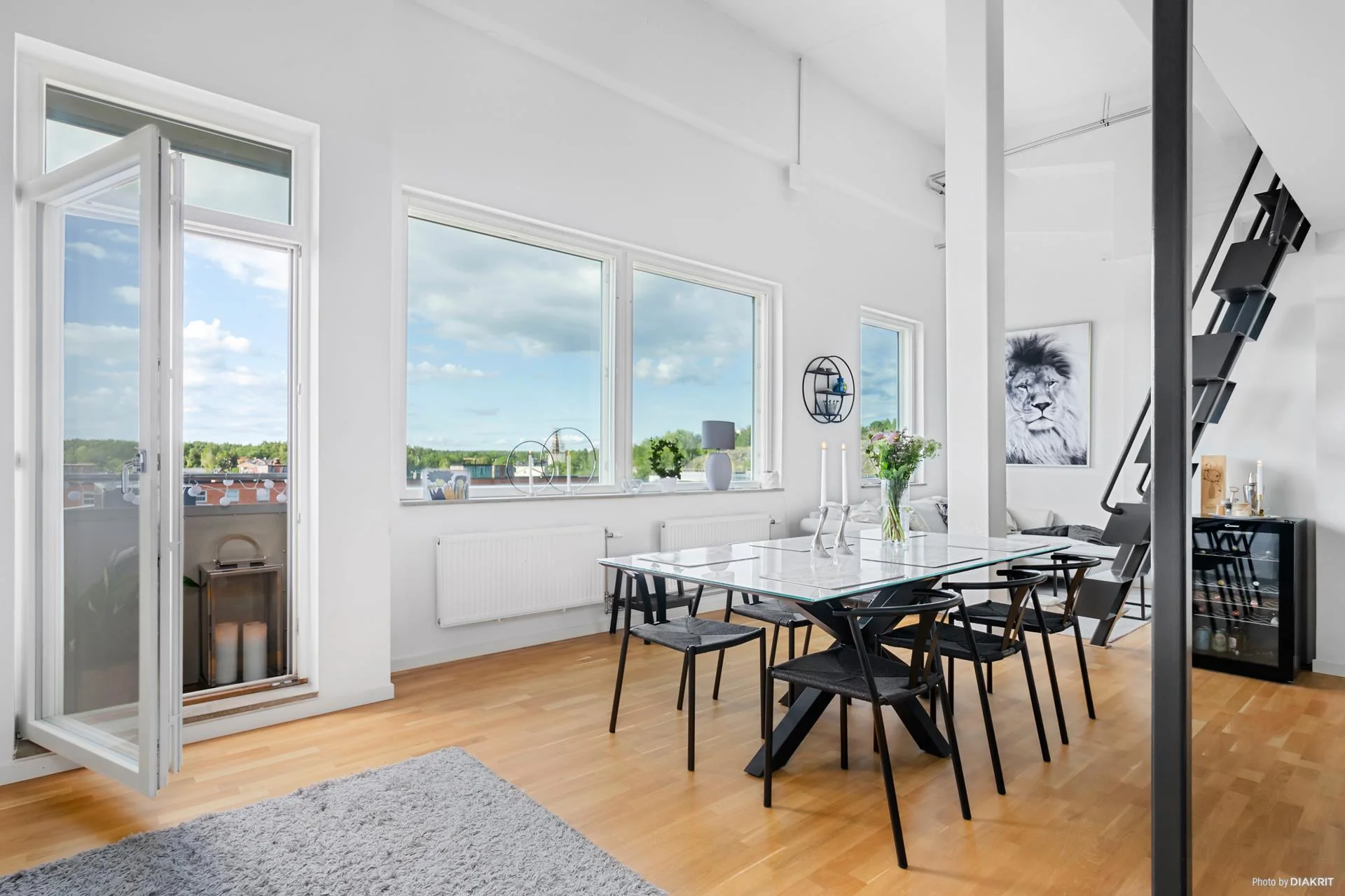 Industriell arkitektur med unika fabriksdetaljer och enastående takhöjd i Fabrikshuset!