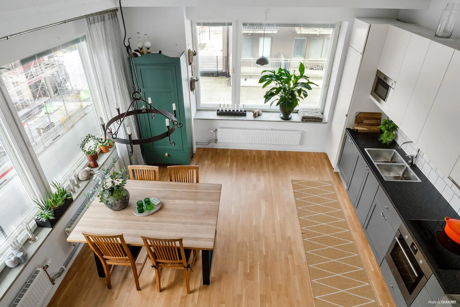 Smakfull 2:a med stort loft i centrala Gustavsberg!