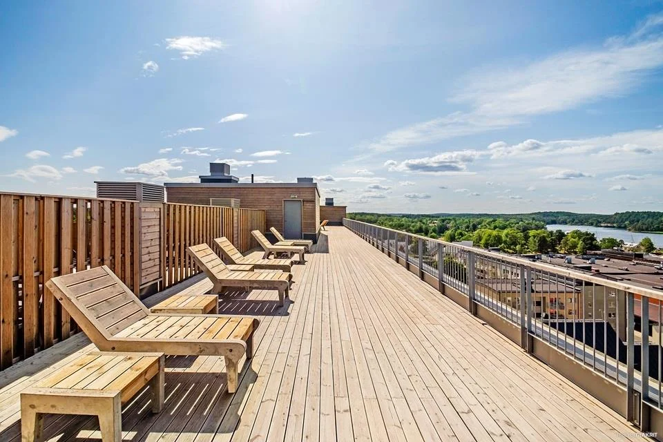 Smakfull 2:a med stort loft i centrala Gustavsberg!