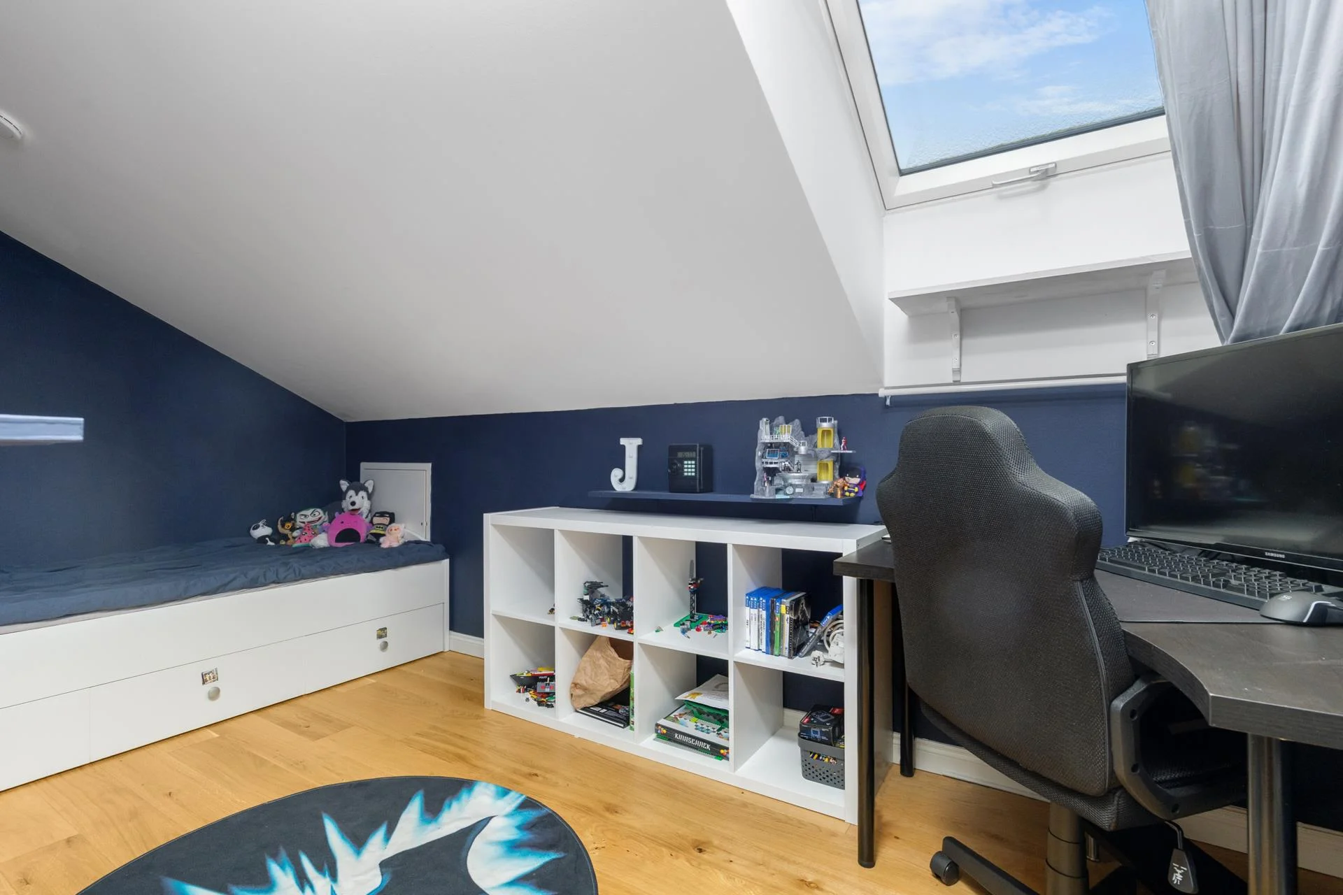 Högklassigt livsstilsboende i parhusform med härlig sjöutsikt och väldisponerade ytor!