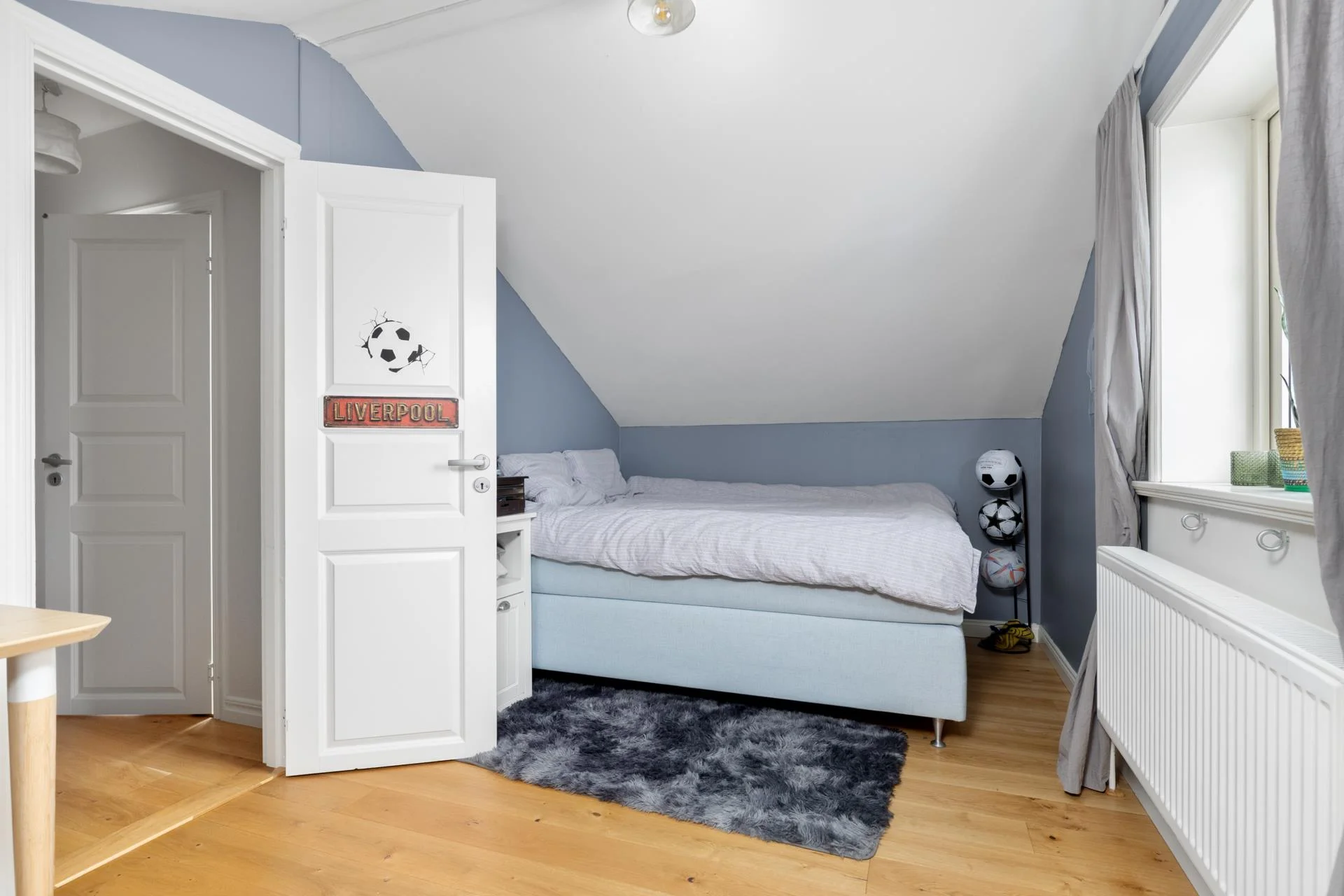 Högklassigt livsstilsboende i parhusform med härlig sjöutsikt och väldisponerade ytor!