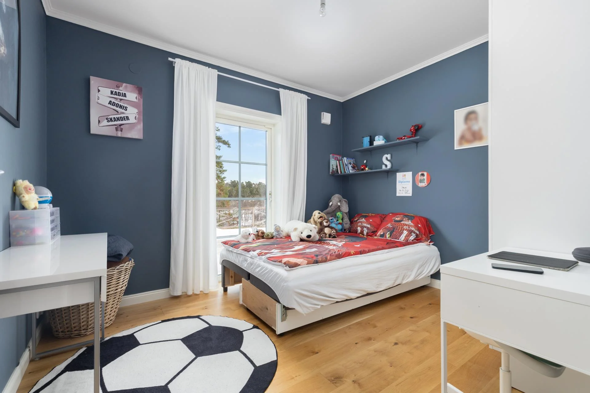 Högklassigt livsstilsboende i parhusform med härlig sjöutsikt och väldisponerade ytor!