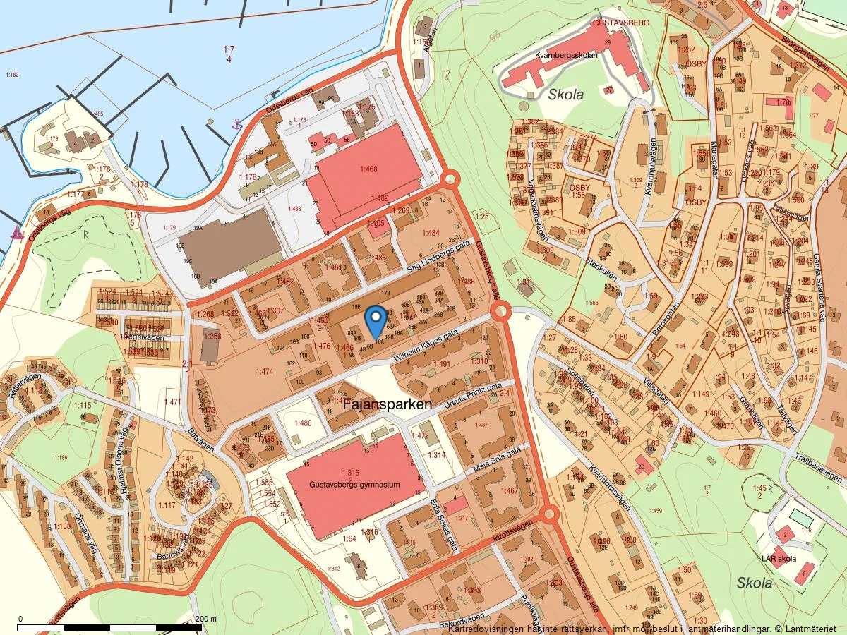 Charmig 2:a med radhuskänsla, två uteplatser och egen ingång!