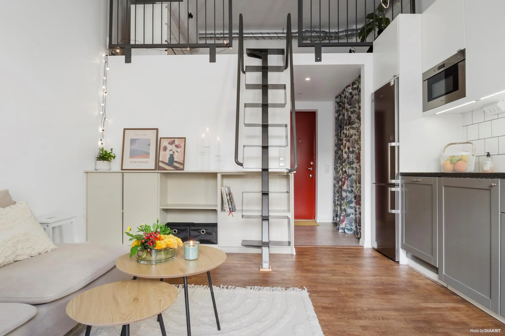 Stilsäker 1:a med loft och uteplats i söderläge mitt i centrala Gustavsberg!