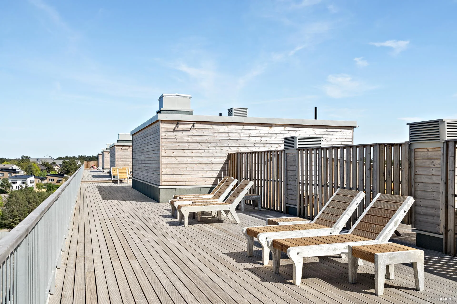 Stilsäker 1:a med loft och uteplats i söderläge mitt i centrala Gustavsberg!