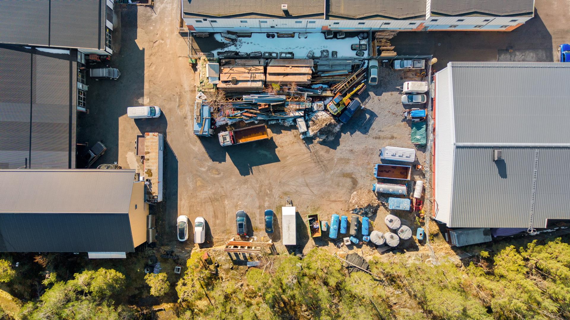 Attraktiv verksamhetstomt med generös byggrätt i Kummelbergets industriområde