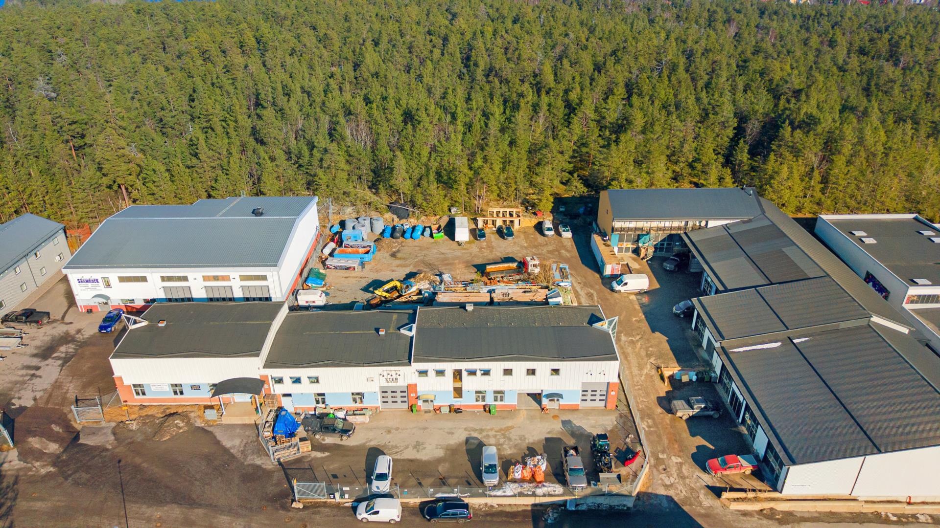 Attraktiv verksamhetstomt med generös byggrätt i Kummelbergets industriområde