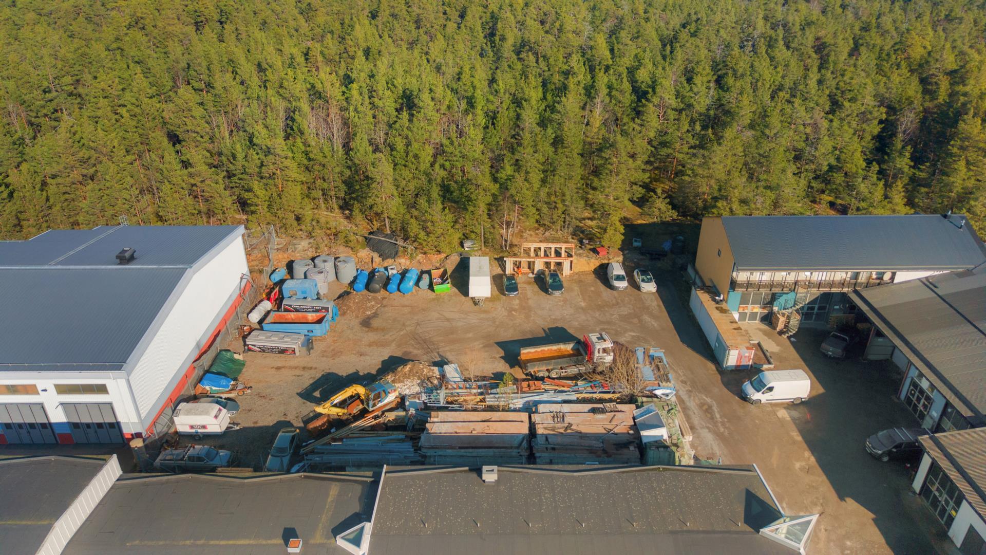 Attraktiv verksamhetstomt med generös byggrätt i Kummelbergets industriområde