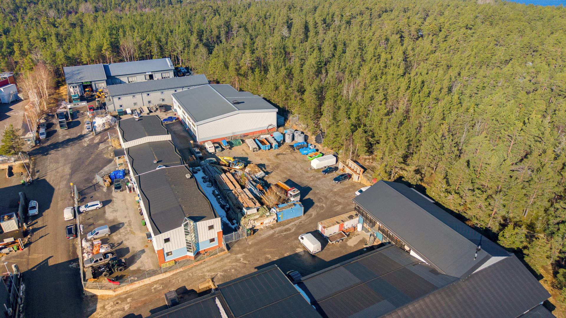 Attraktiv verksamhetstomt med generös byggrätt i Kummelbergets industriområde