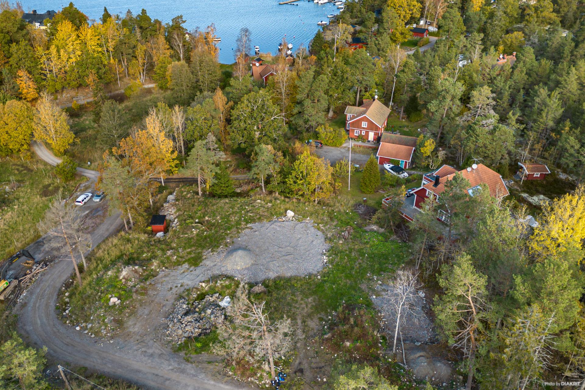 Tomt med attraktivt läge i populära Barnviks By!