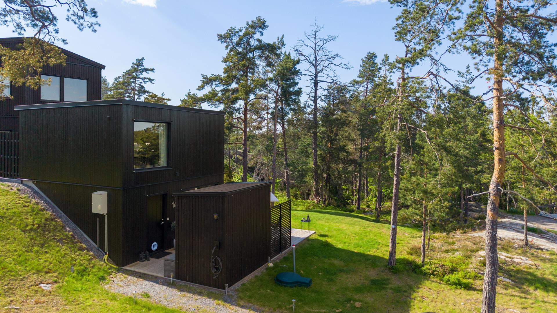 Modern minivilla i lugna och vackra Korpholmen!