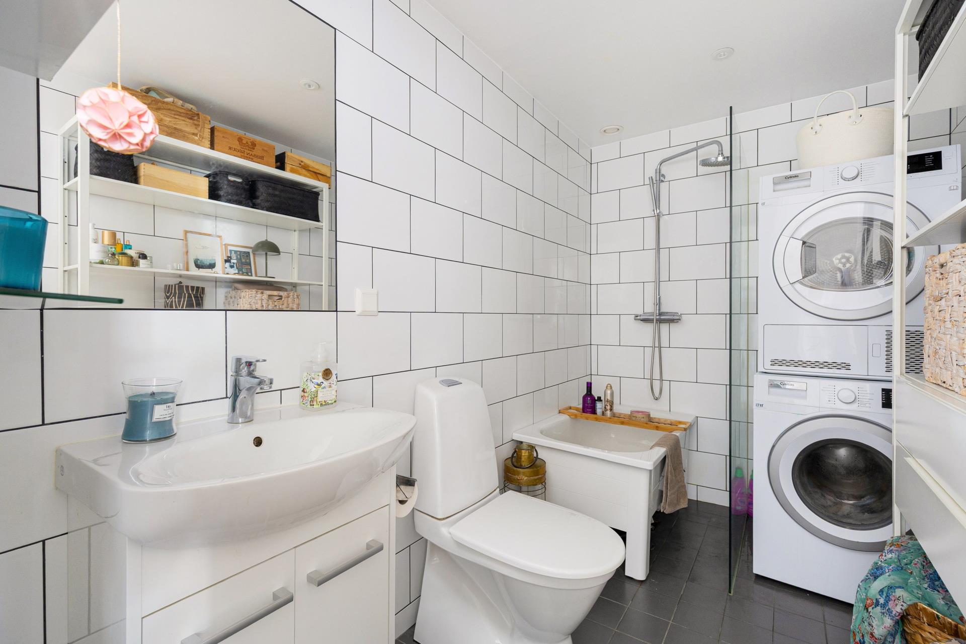 Smakfull 2:a med dubbla loft i Gustavsbergs hamn!