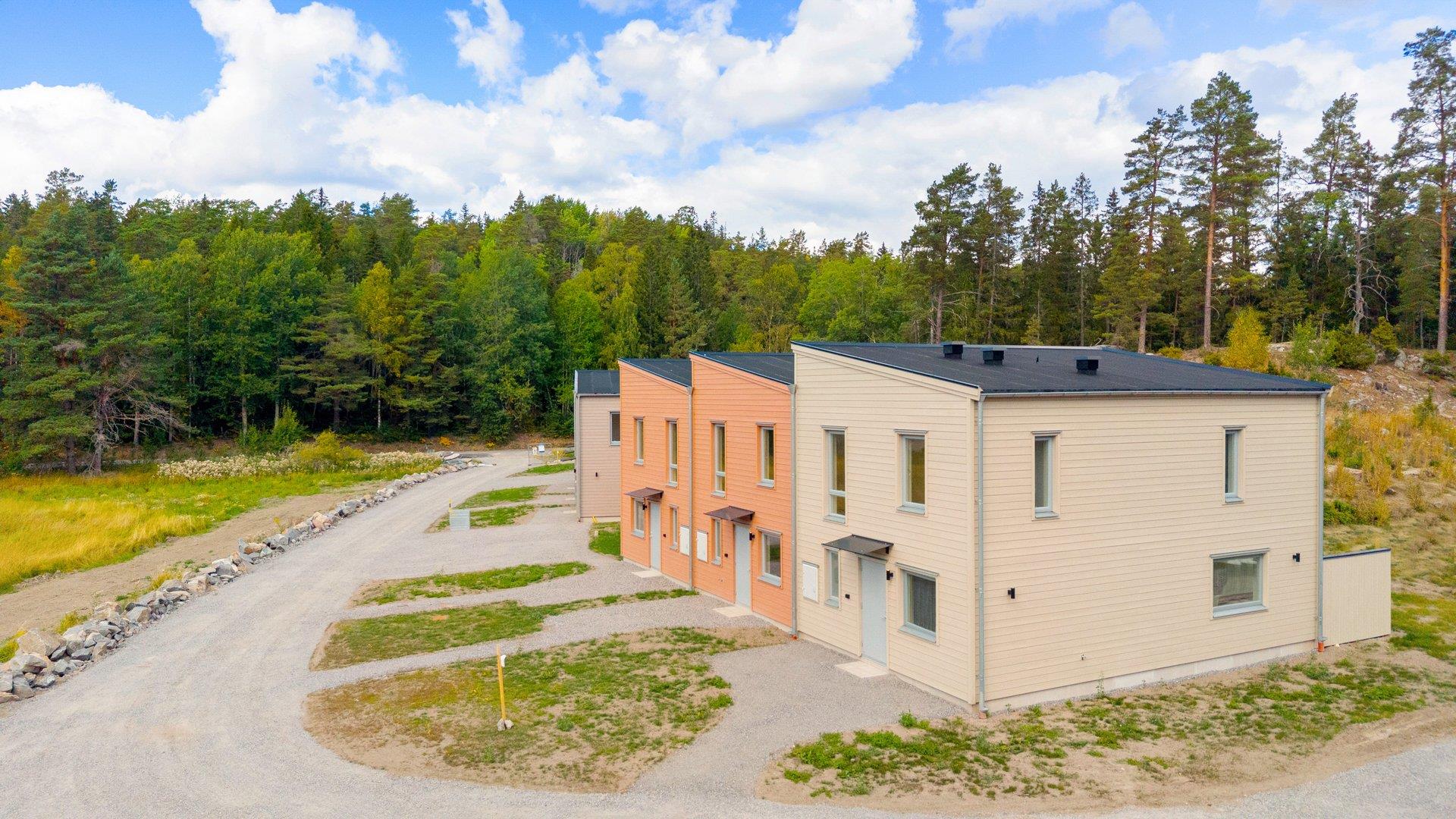 Nyproduktion på Värmdö! Sommarkampanj med nya lägre priser! Flexibel inflyttning.