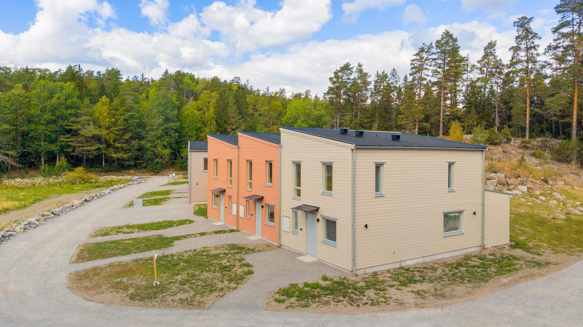 Nyproduktion på Värmdö! Sommarkampanj med nya lägre priser! Flexibel inflyttning.
