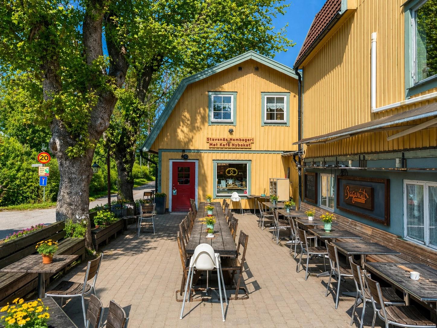 Fint fritidshus med åretrunt-standard med direkt närhet till bad, bryggor och skärgården!