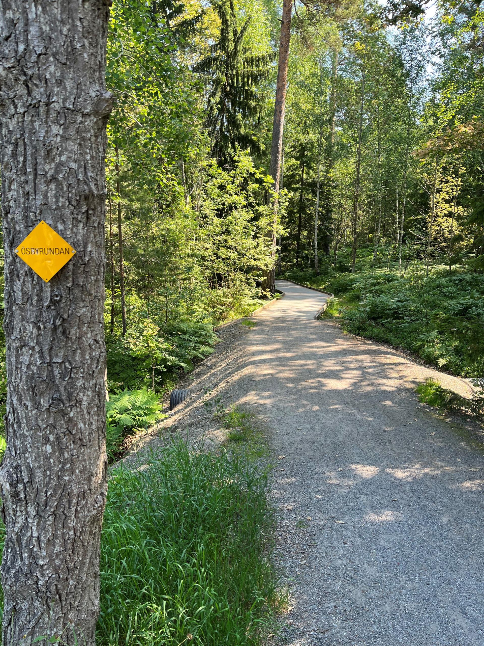 Trivsam 3:a med radhuskänsla, uteplats i söderläge och renoverat badrum!