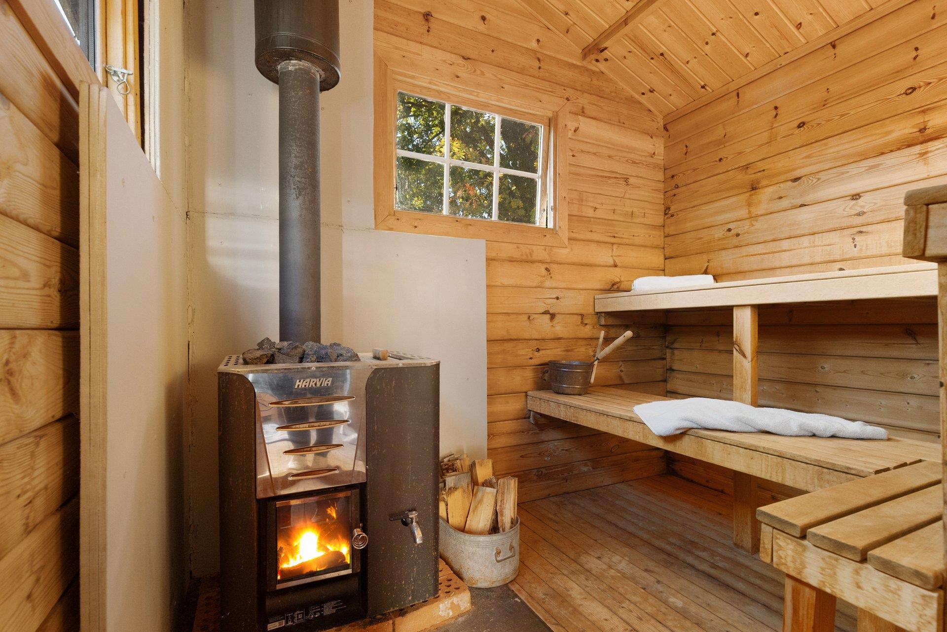 Sjötomt med egen strand och soligt söderläge på Norra Lagnö